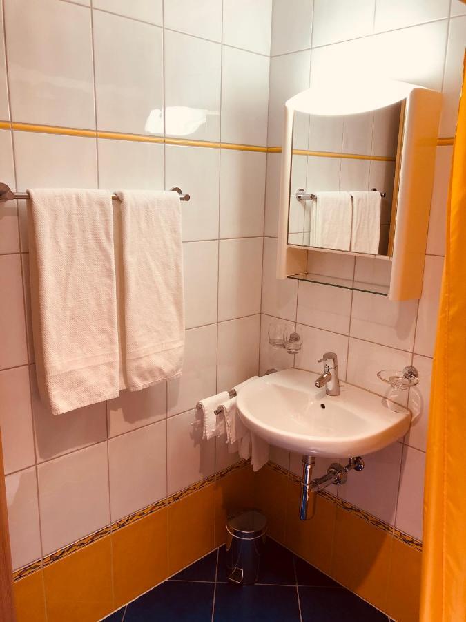 Wonderful & Private Room With En-Suite Bathroom Triesenberg Extérieur photo